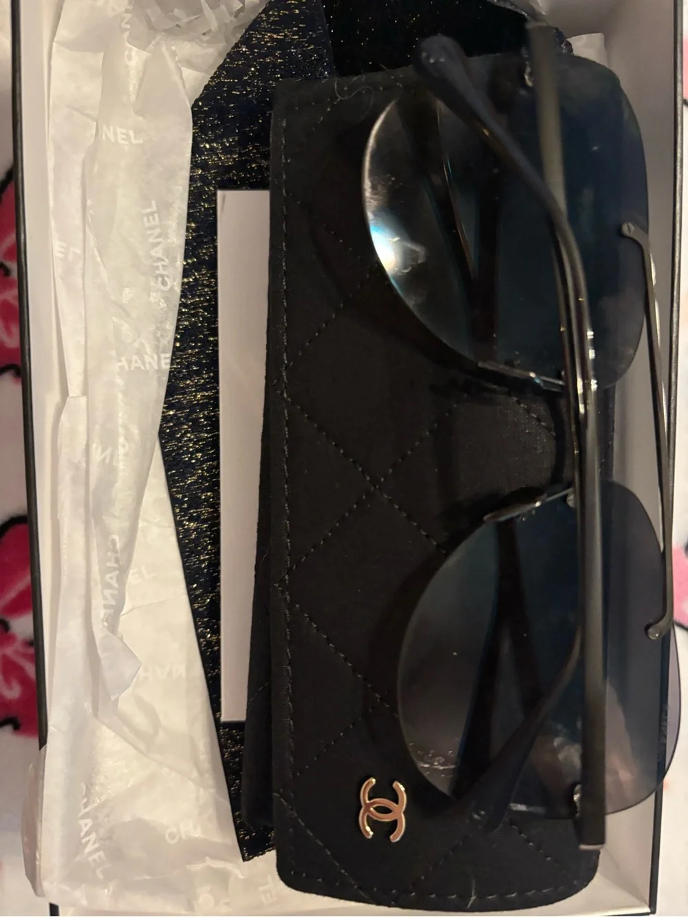 CHANEL beautiful pilot